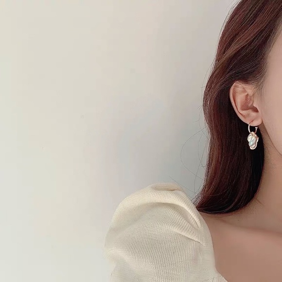 Retro Genuine gold trim keshi Pearl hoop earrings - Picture 6 of 6